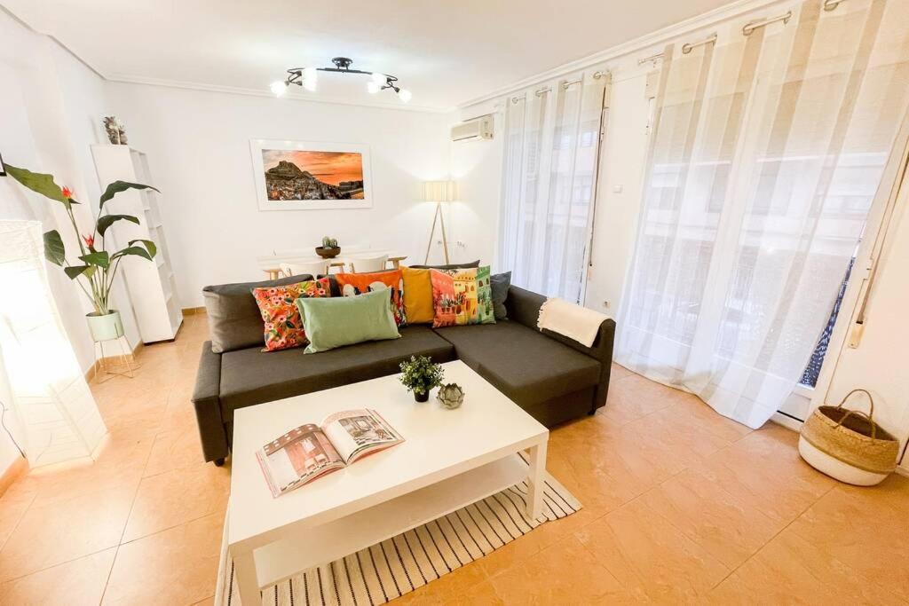 אליקאנטה Coqueto Y Amplio Apartamento A 15 Min De La Playa מראה חיצוני תמונה